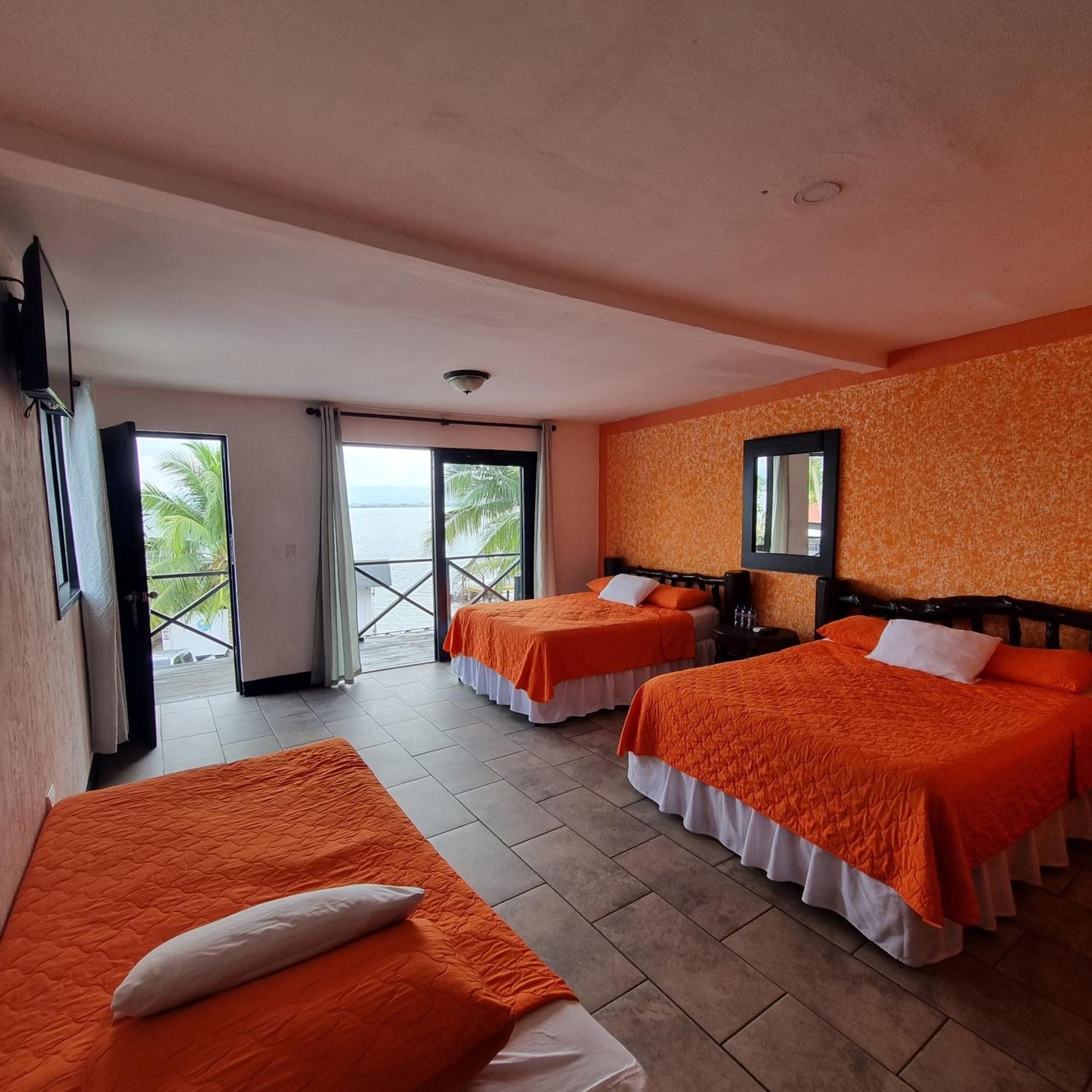 Hotel Mi Paraiso Rio Dulce Castillo de San Felipe Exterior photo